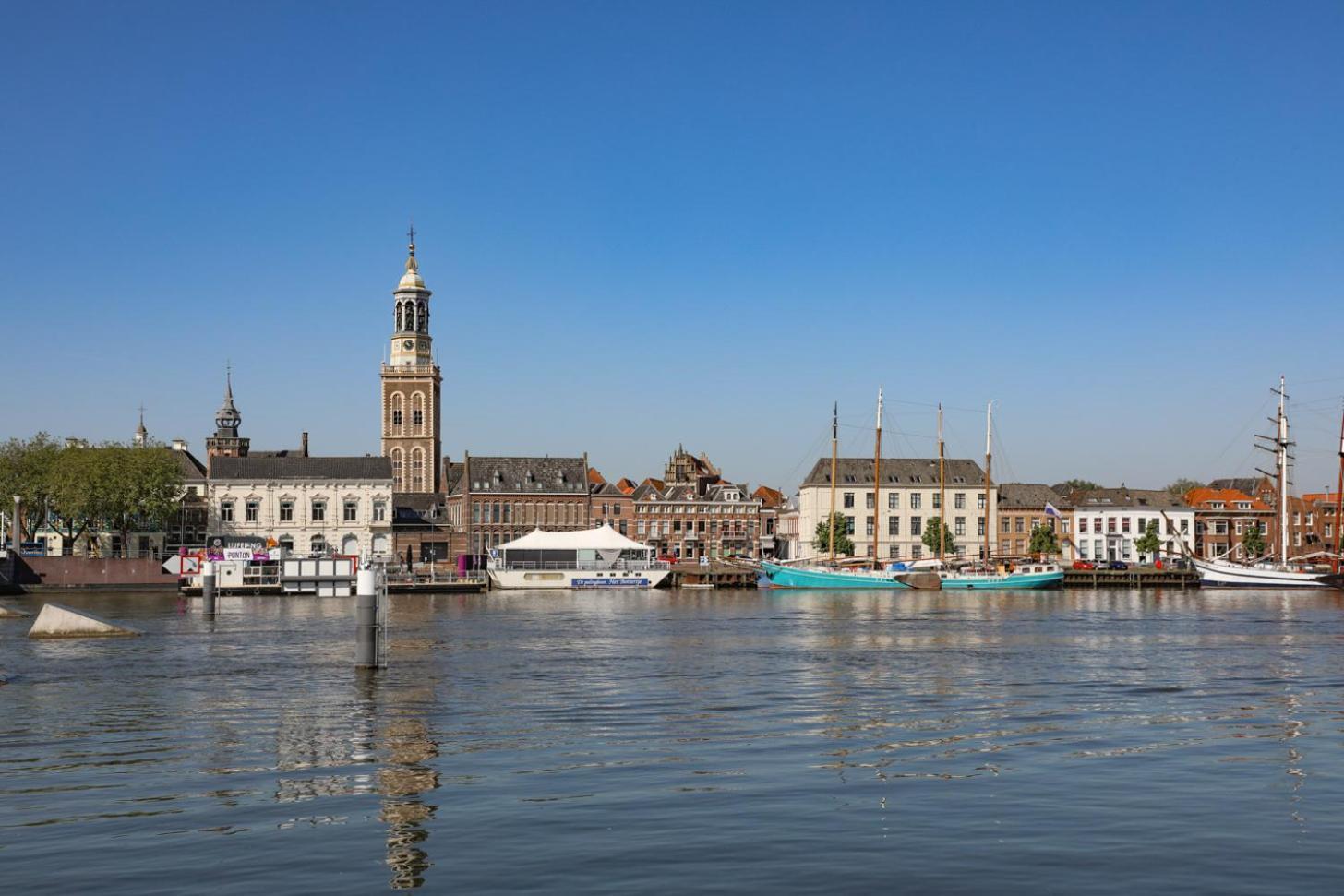 Deel Erf Het 8Ste Werk Apartment Kampen Luaran gambar